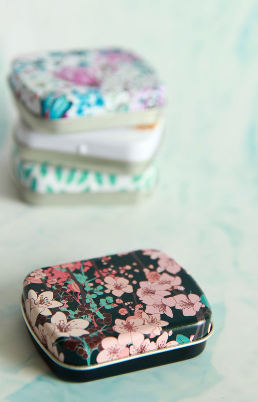 Hijab Pin Travel Case (𝘸𝘪𝘵𝘩 𝘱𝘪𝘯𝘴)